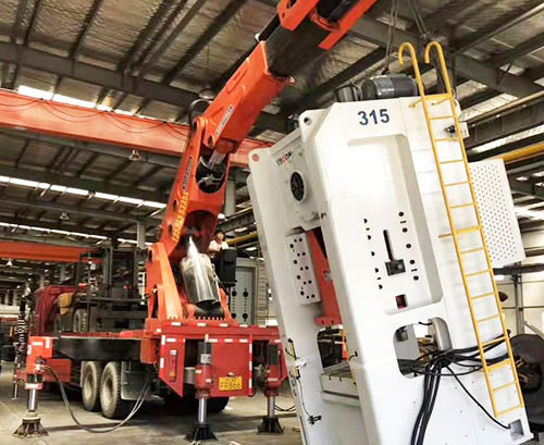 赤坎附近随车吊出租，轻松解决运输难题