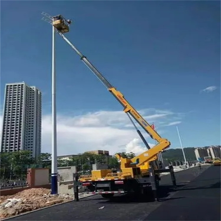 赤坎维修路灯的曲臂升降车出租