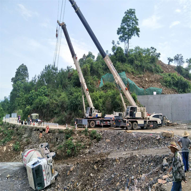 赤坎汽车掉沟里叫吊车救援要多少钱