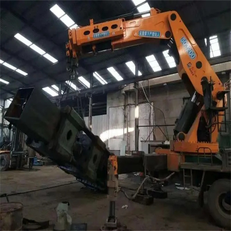 赤坎130吨折臂吊车出租吊机租赁附近电话